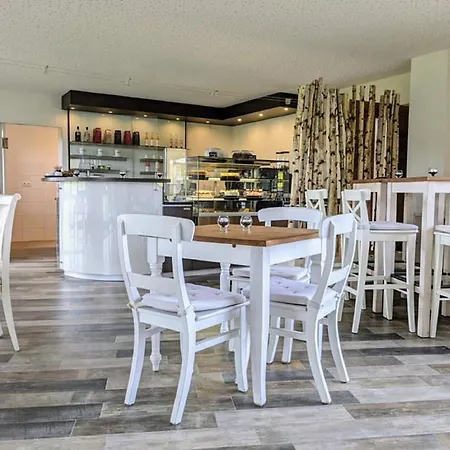 בית הארחה Wiesnblick Cafe & 3*